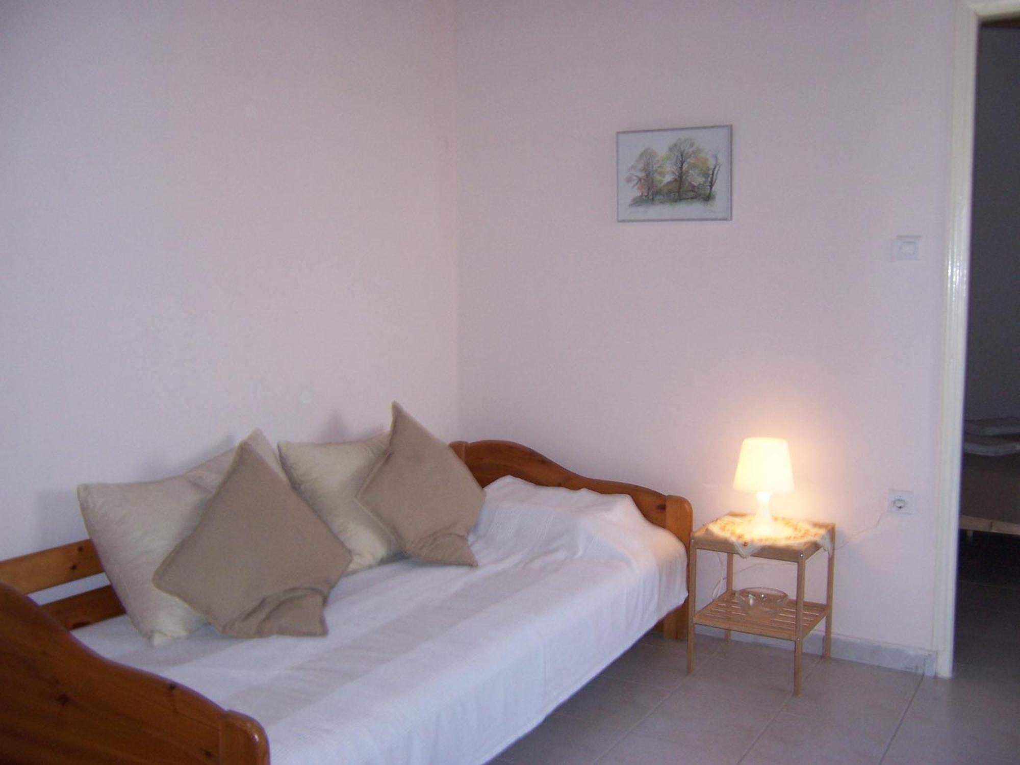 Maria'S Haus In Artemida Apartment Exterior photo